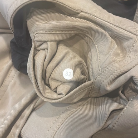 Lululemon khaki COMMISSION SHORT RELAXED *WARPSTREME 11" - Picture 7 of 7
